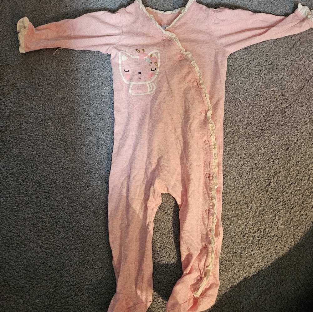 Infant pajama onesie. Pink. Clean, no stains. Very cute!